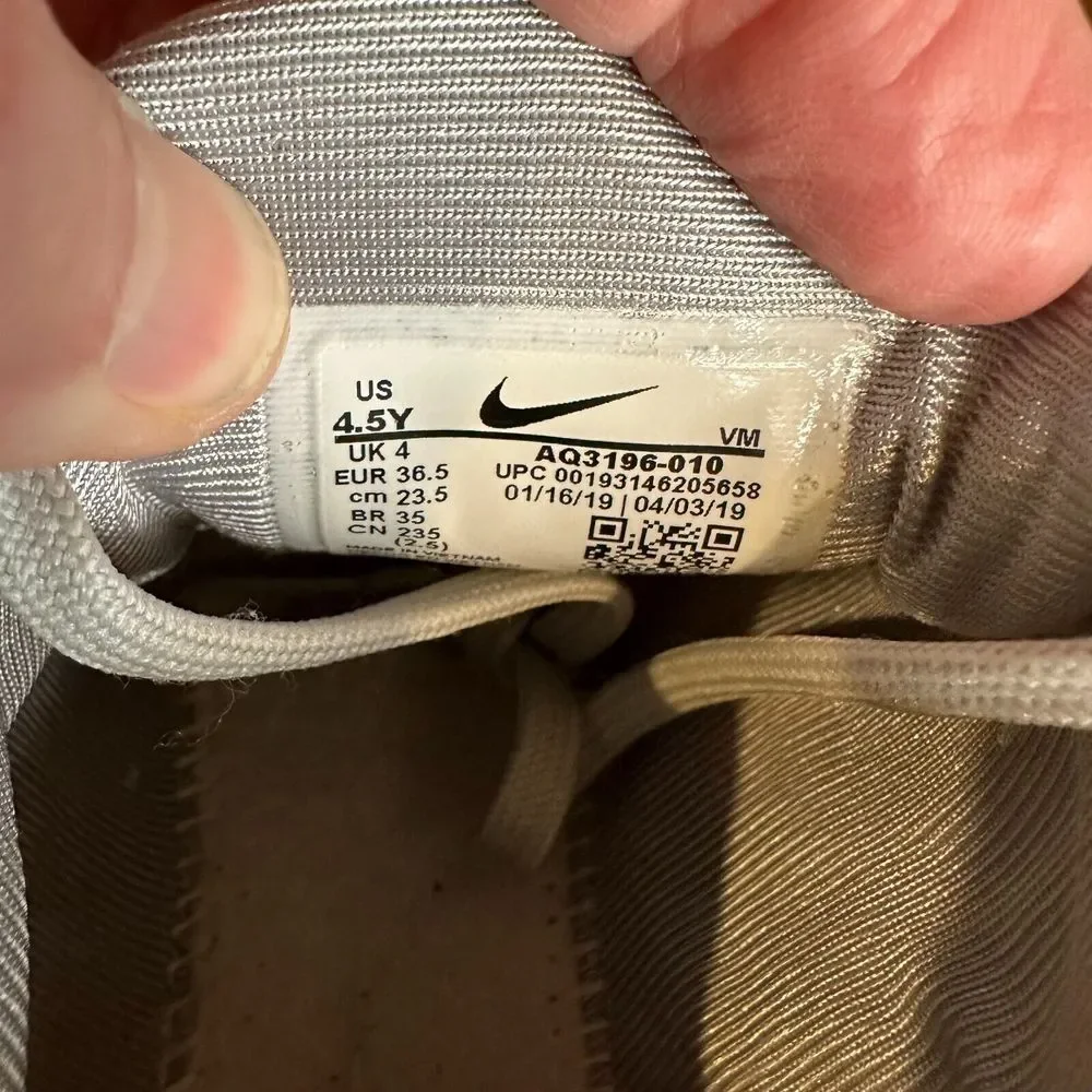 Nike size 5y